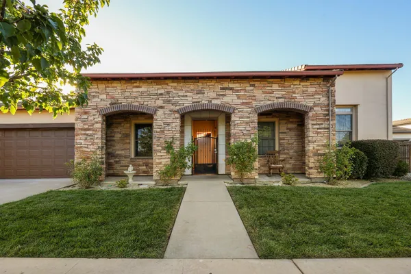 $565,000 | 20284 Domaine Place, Anderson, CA 96007