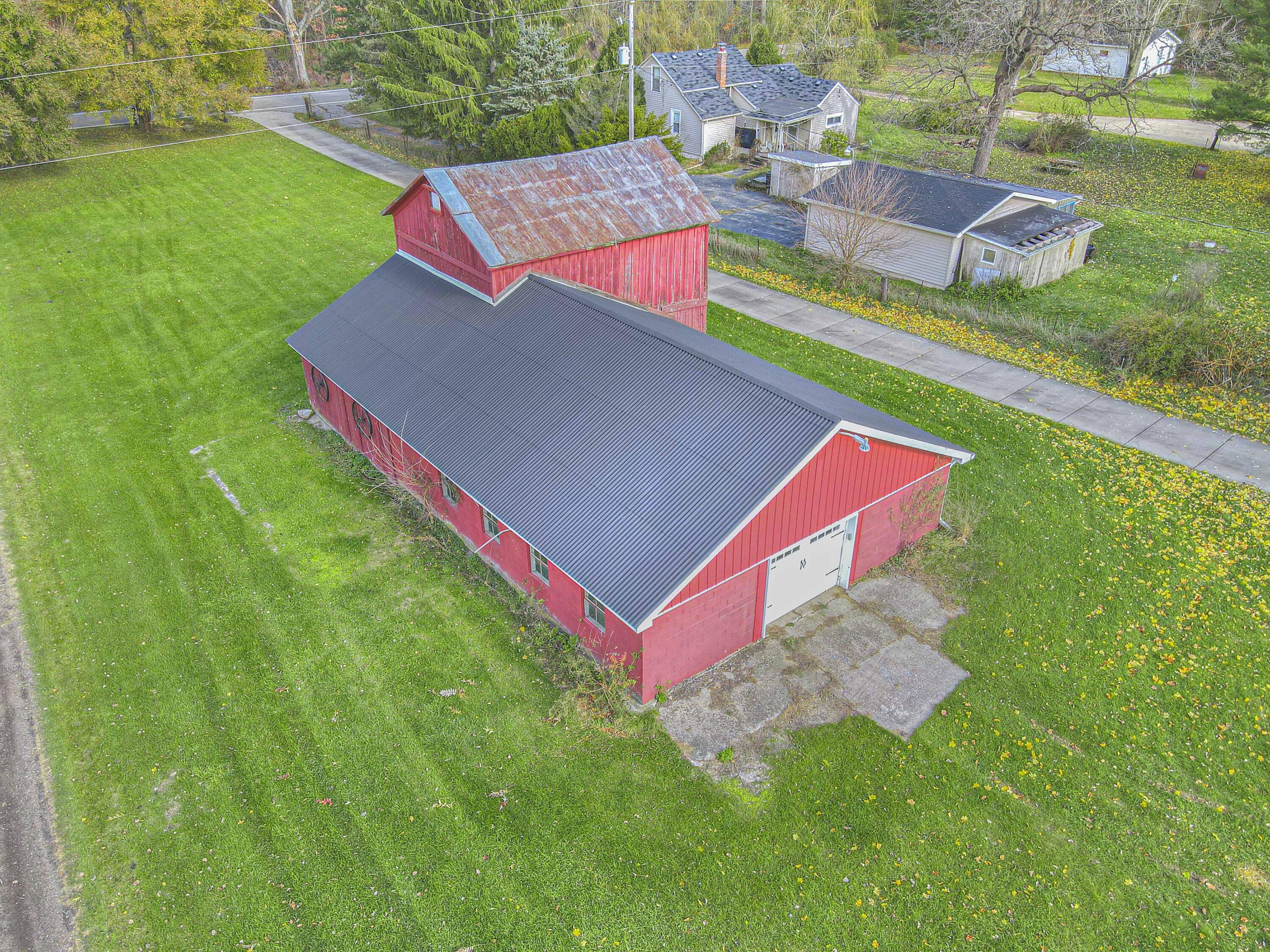 6659 Buckman Road Hanover, MI 49241 - Photo 29 of 48 Barn Roof