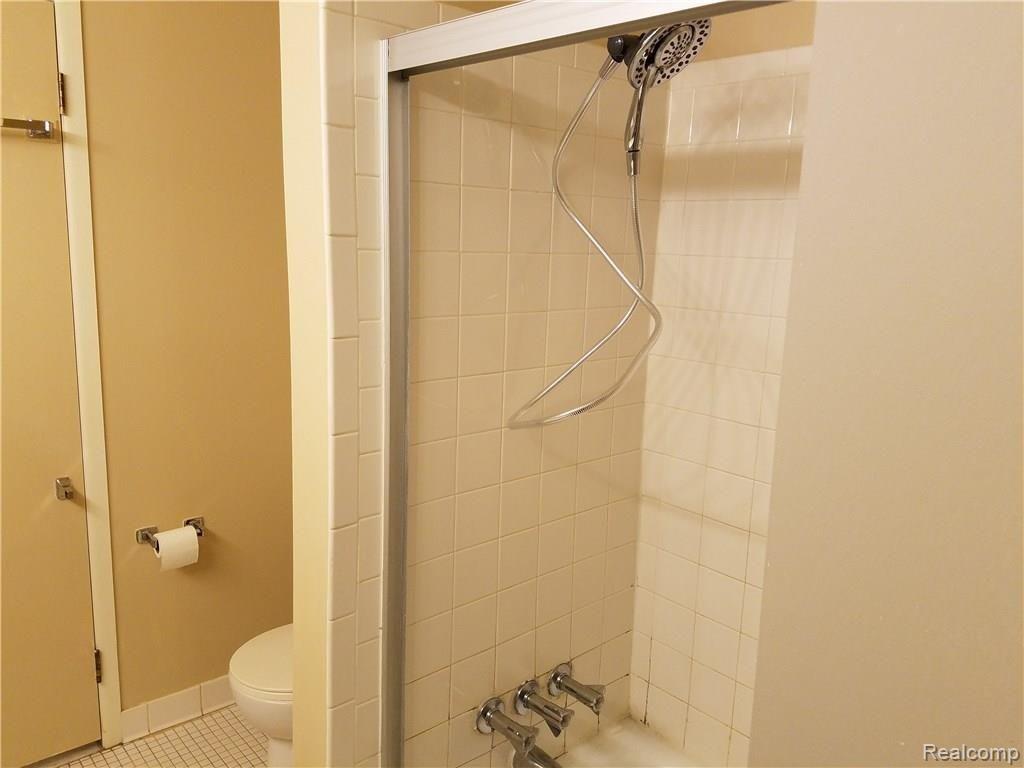 32115 West 12 Mile Road Farmington Hills, MI 48334 - Photo 12 of 17