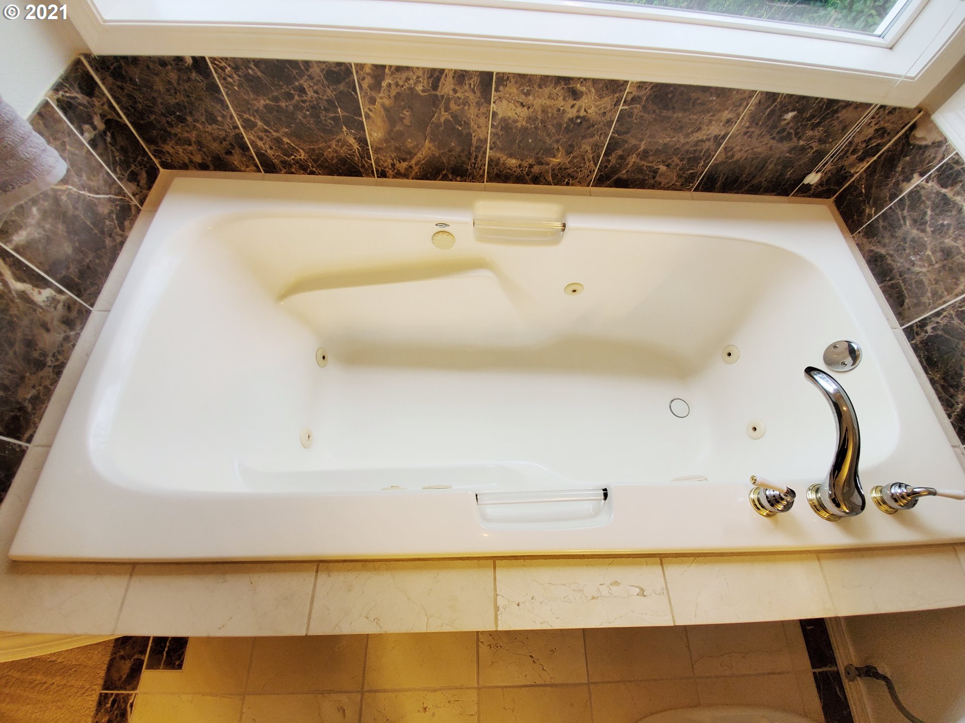6127 Southwest Kruse Ridge Drive Portland, OR 97219 - Photo 23 of 31 Gallery Image 23