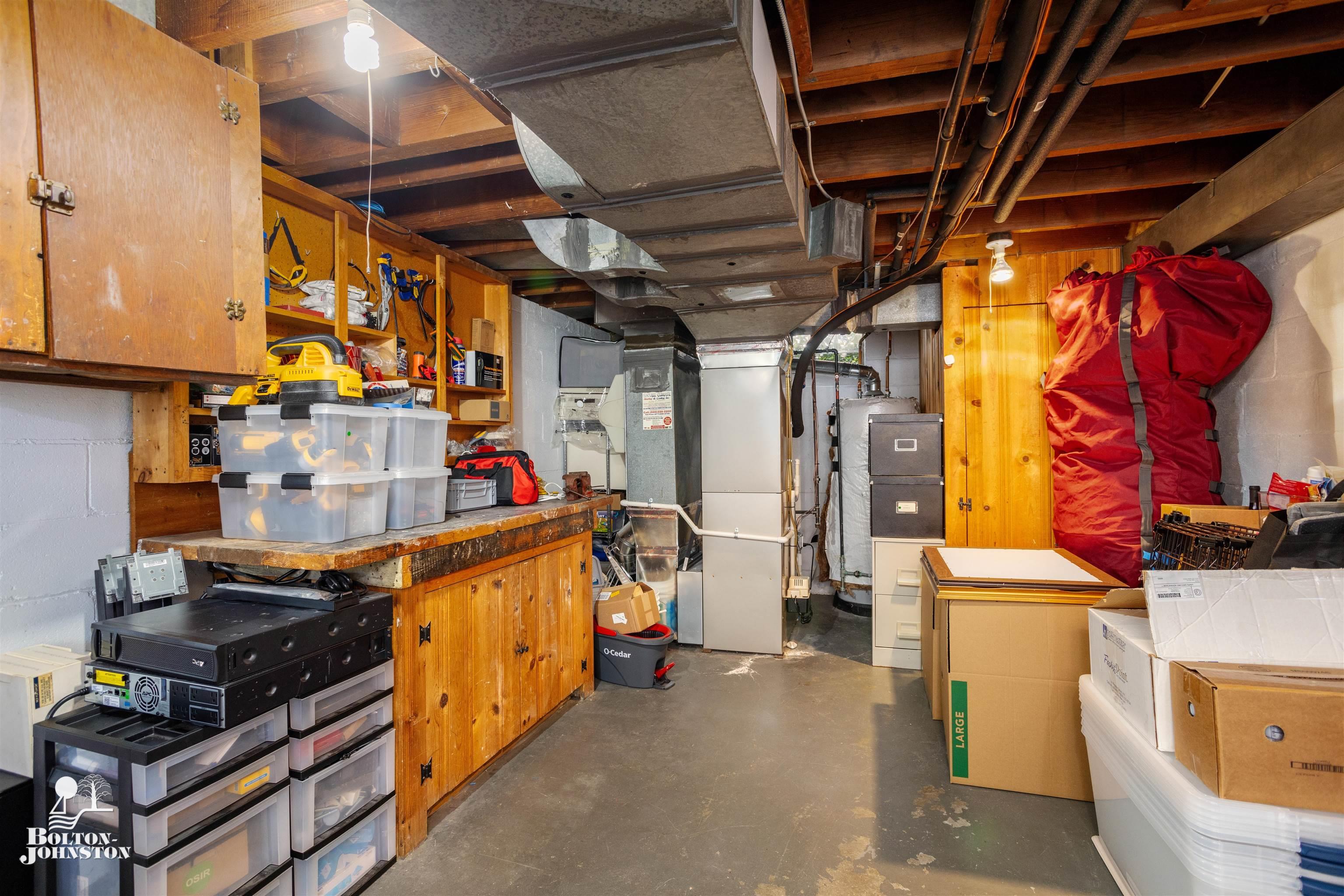 454 Fisher Road Grosse Pointe, MI 48230 - Photo 34 of 41 50135331-70935bc5-e50b-4305-8361-662d914d3803.JPG