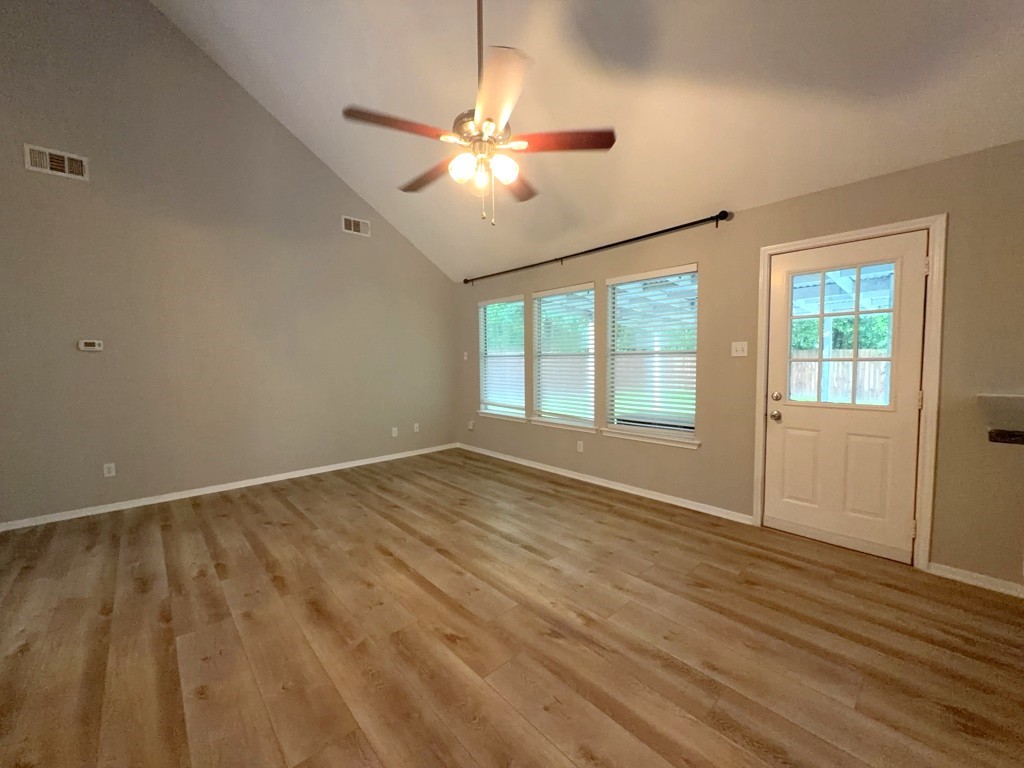 2106 Lexington Woods Drive Spring, TX 77373 - Photo 4 of 27