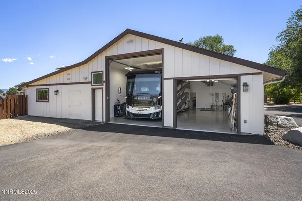 a view of a garage
