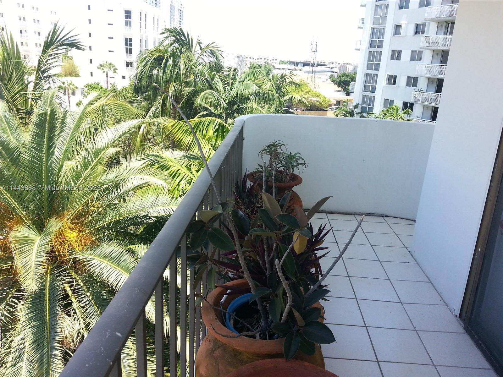 1673 Bay Road, Unit 502 Miami Beach, FL 33139 - Photo 3 of 4 Gallery Image 3