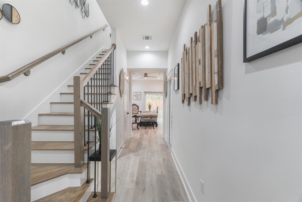 890 Lucky Street, Unit A Houston, TX 77088 - Photo 5 of 48