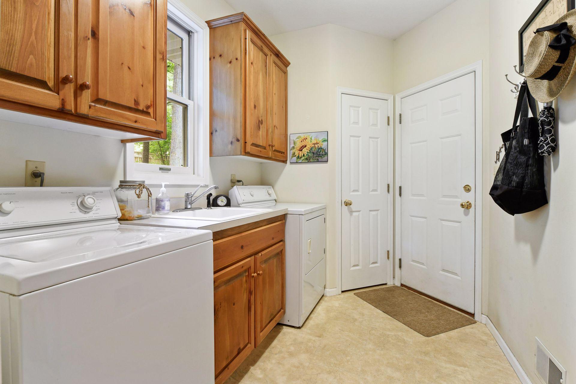 18165 Carole Lane Deephaven, MN 55391 - Photo 15 of 30