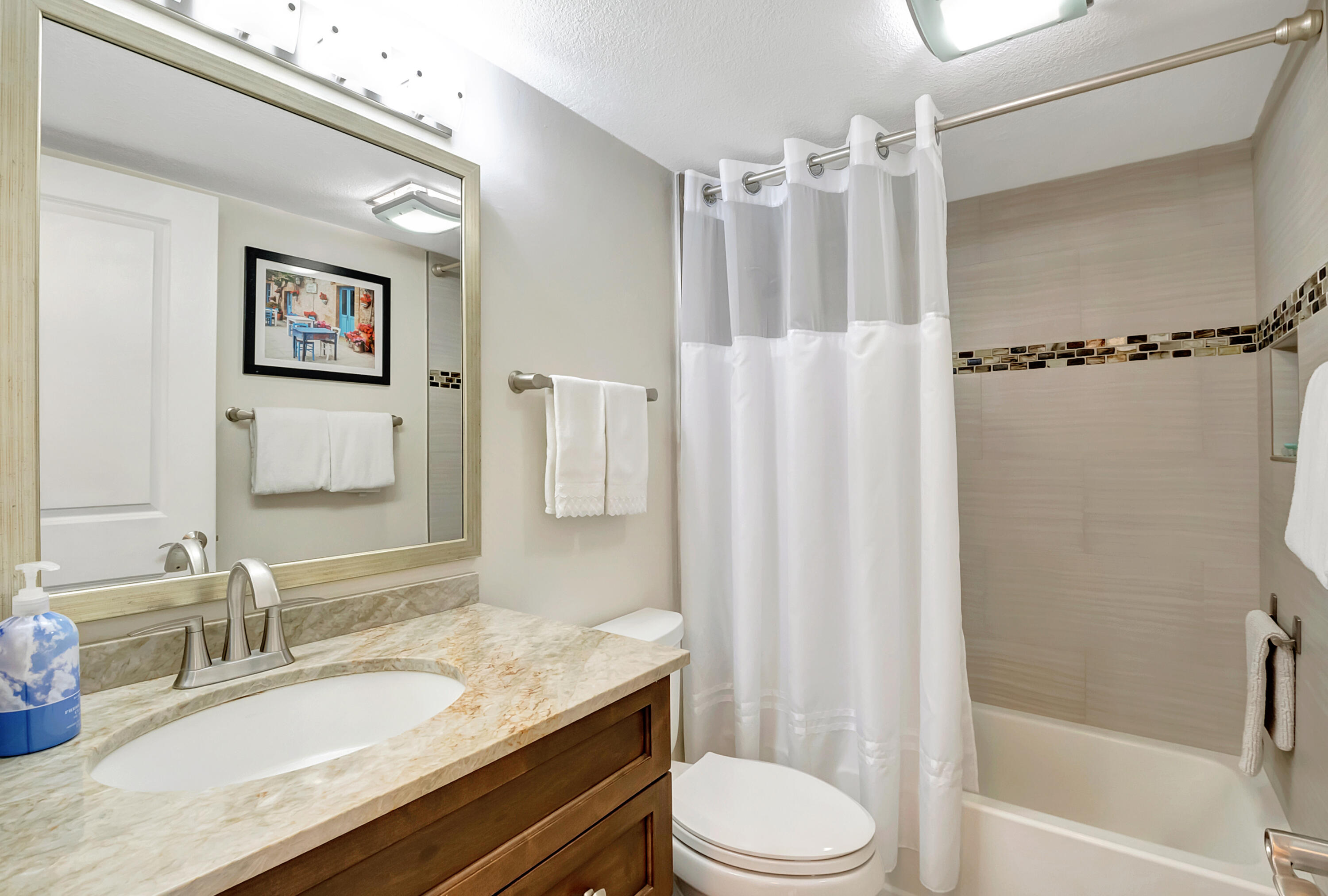 1523 Bridgewood Drive Boca Raton, FL 33434 - Photo 19 of 50 Guest bath