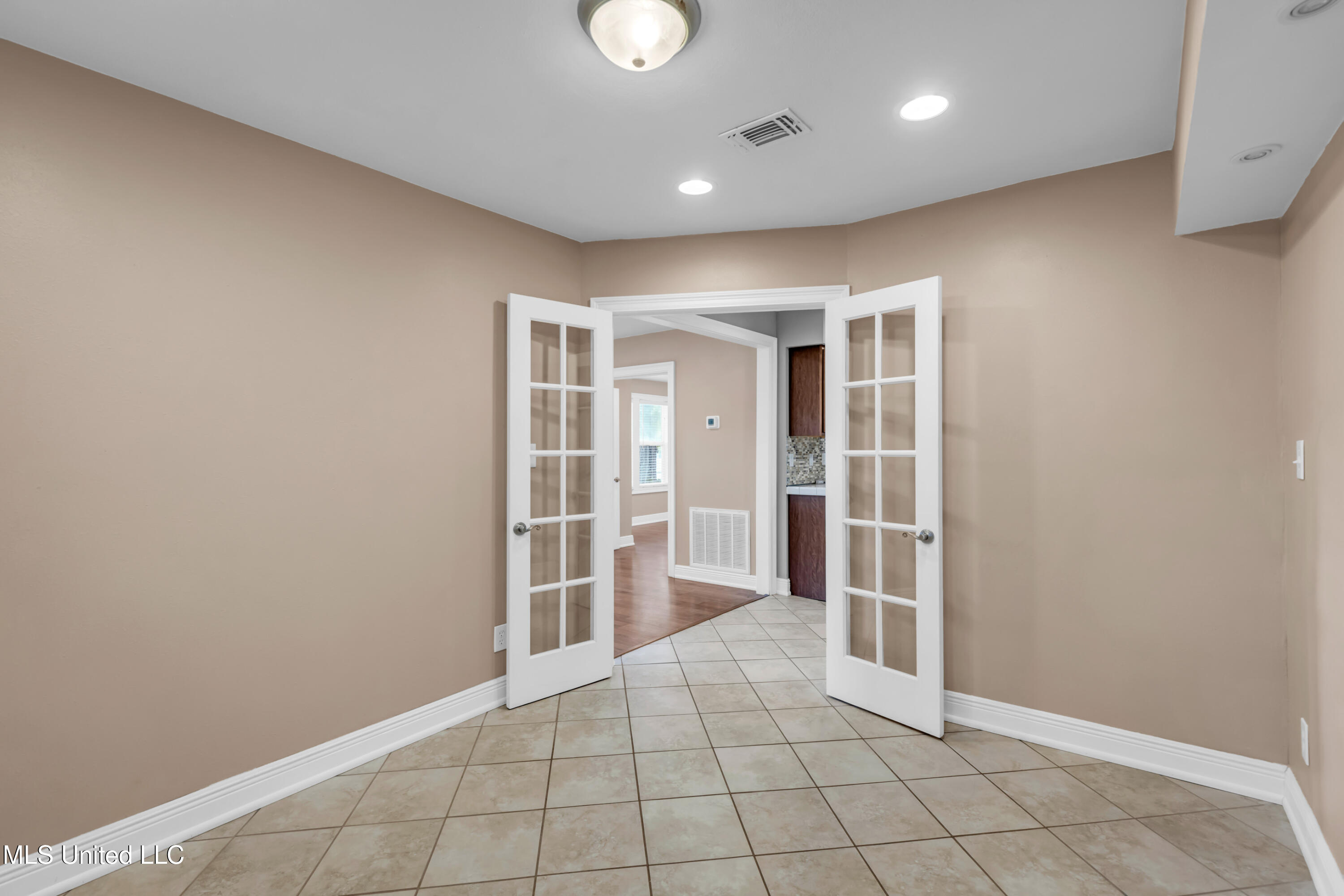 266 Debuys Road Biloxi, MS 39531 - Photo 16 of 41 266DebuysRd-16