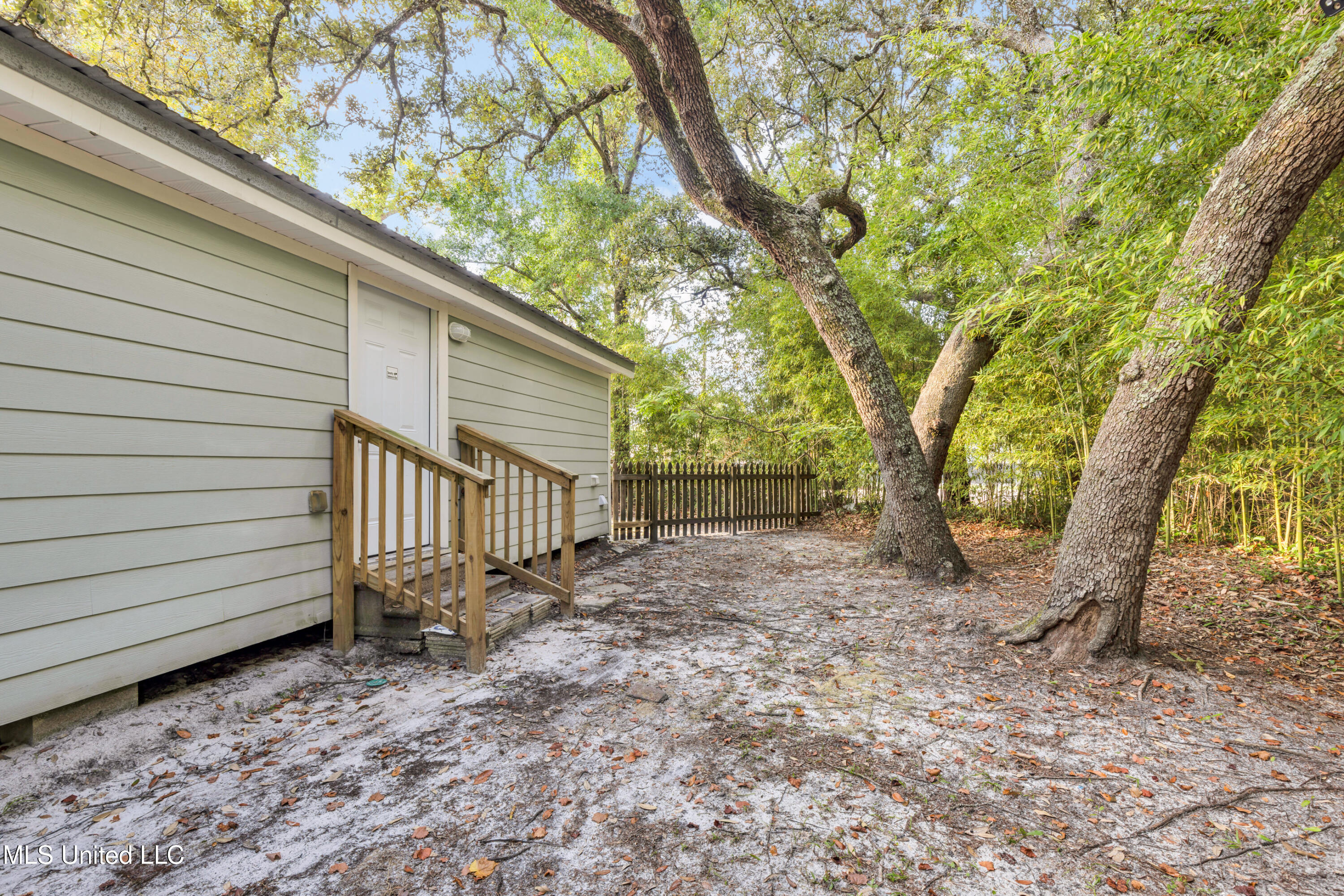 266 Debuys Road Biloxi, MS 39531 - Photo 25 of 41 266DebuysRd-25