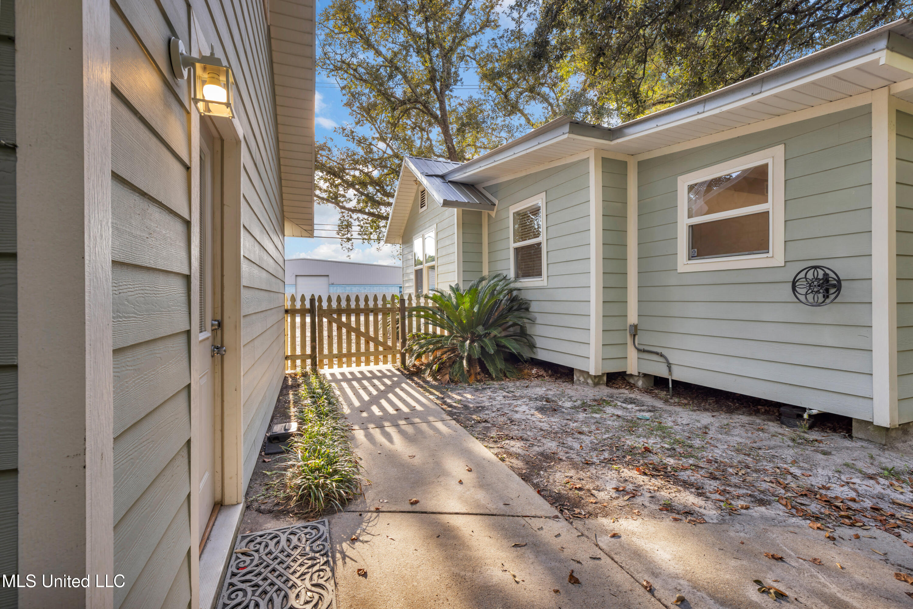 266 Debuys Road Biloxi, MS 39531 - Photo 29 of 41 266DebuysRd-29