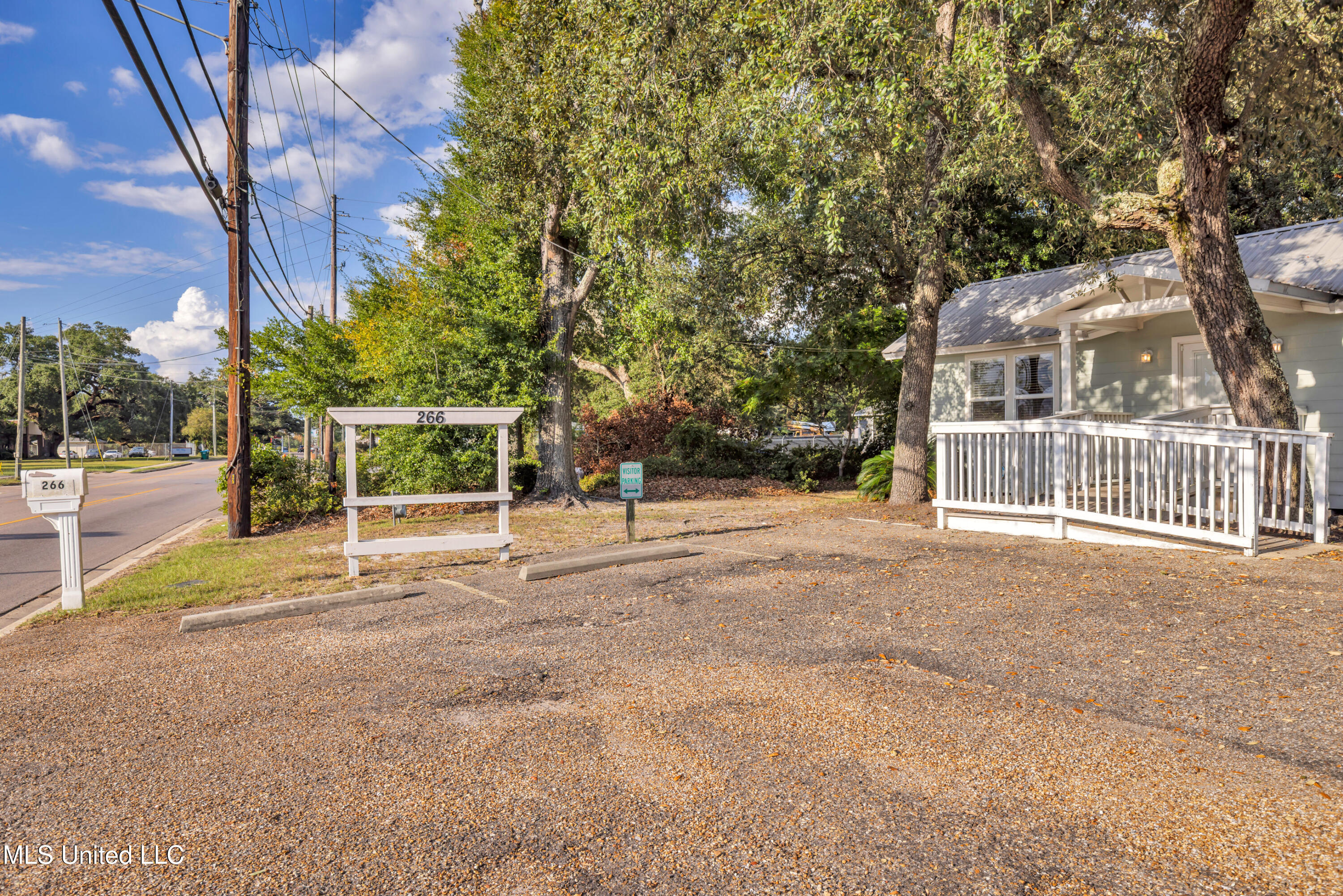 266 Debuys Road Biloxi, MS 39531 - Photo 5 of 41 266DebuysRd-5