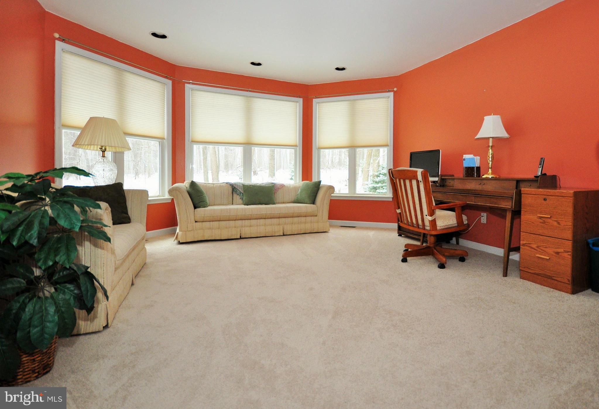 906 Coen Road Street, MD 21154 - Photo 3 of 30 Living Room