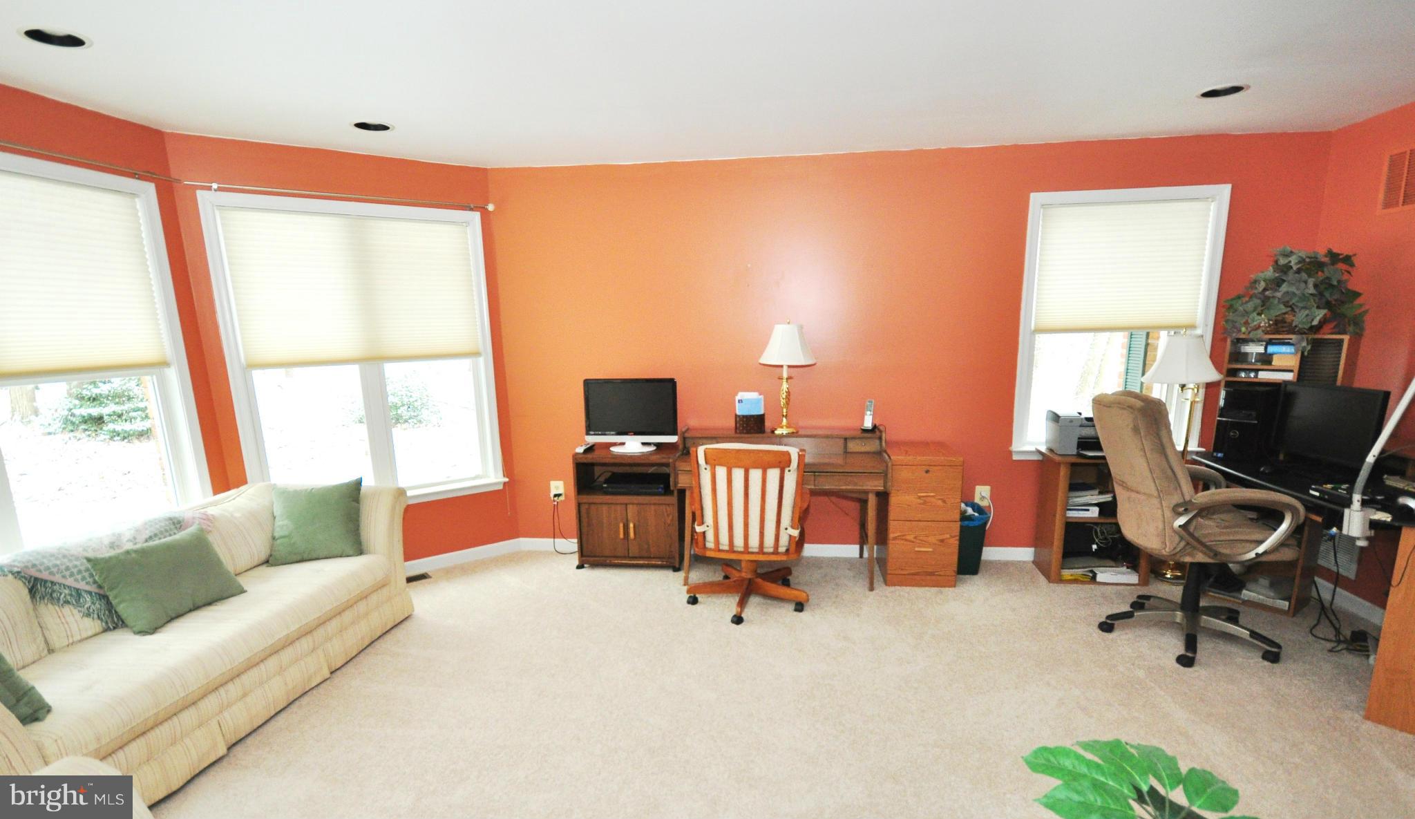 906 Coen Road Street, MD 21154 - Photo 4 of 30 Living Room