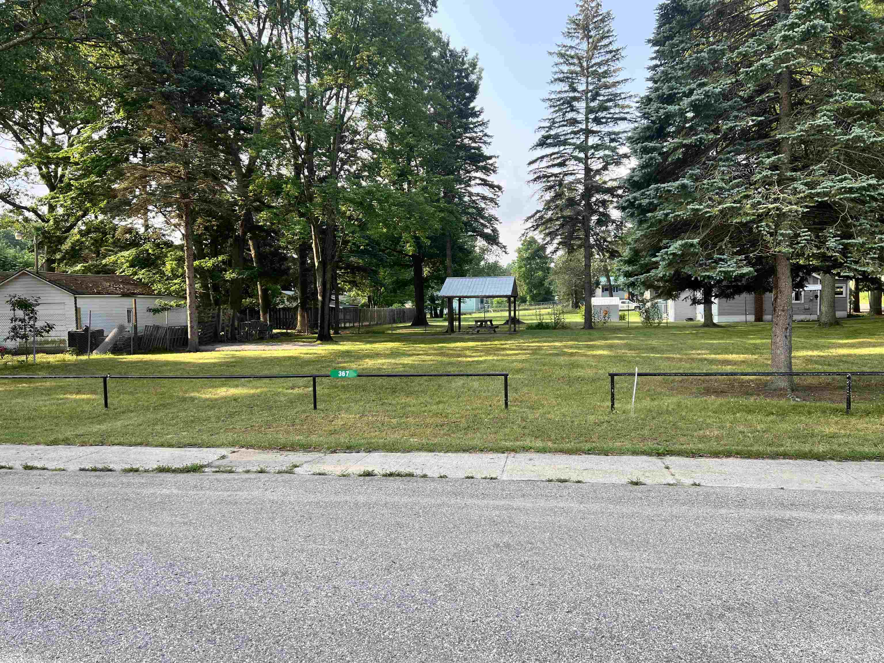 367 West Oak Street Harrison, MI 48625 - Photo 13 of 14
