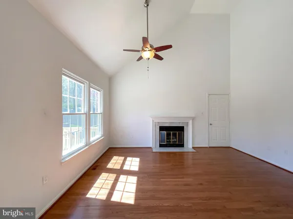 $950,000 | 13907 Castle Court, Chantilly, VA 20151