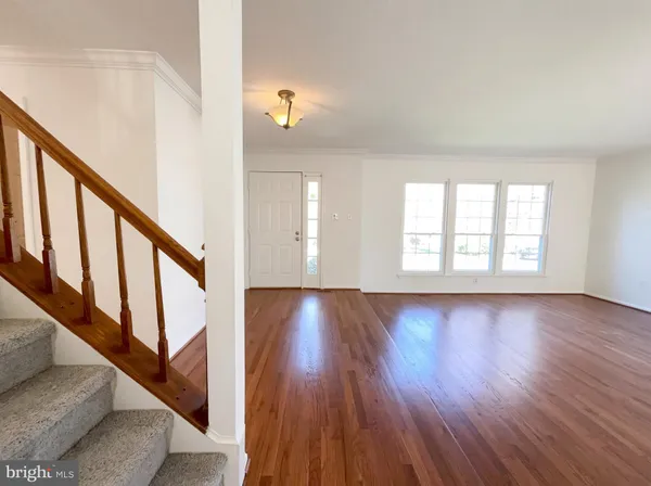 $950,000 | 13907 Castle Court, Chantilly, VA 20151