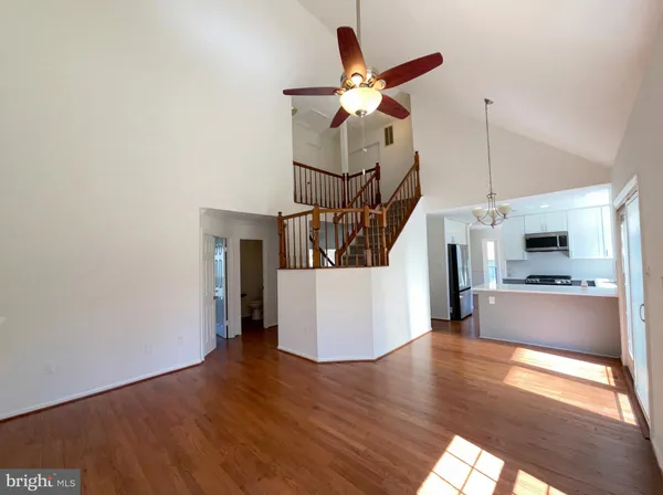 $950,000 | 13907 Castle Court, Chantilly, VA 20151
