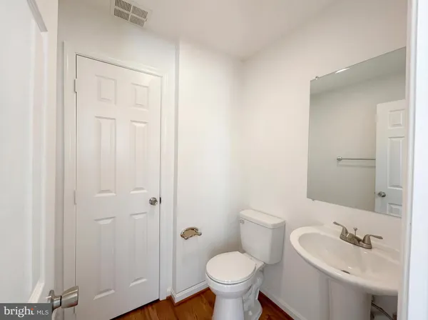 $950,000 | 13907 Castle Court, Chantilly, VA 20151