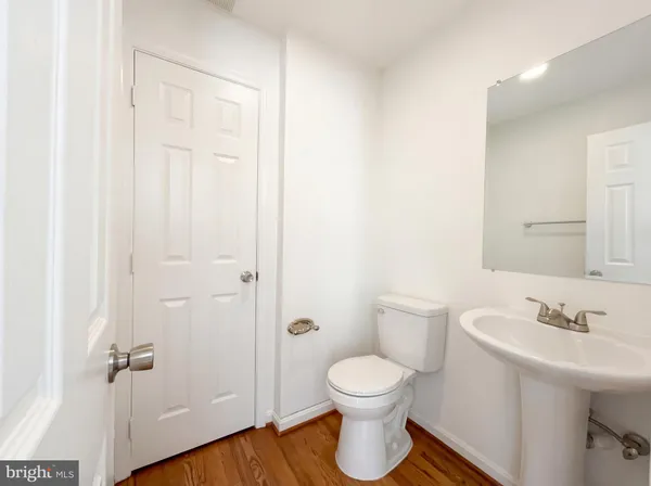 $950,000 | 13907 Castle Court, Chantilly, VA 20151