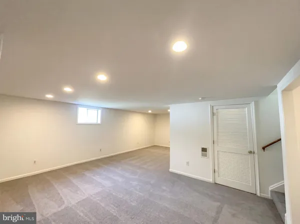 $950,000 | 13907 Castle Court, Chantilly, VA 20151