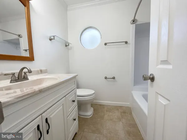 $950,000 | 13907 Castle Court, Chantilly, VA 20151