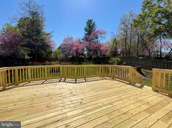$950,000 | 13907 Castle Court, Chantilly, VA 20151