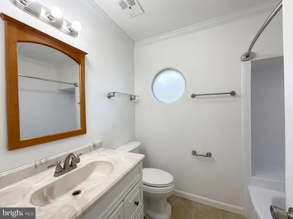 $950,000 | 13907 Castle Court, Chantilly, VA 20151