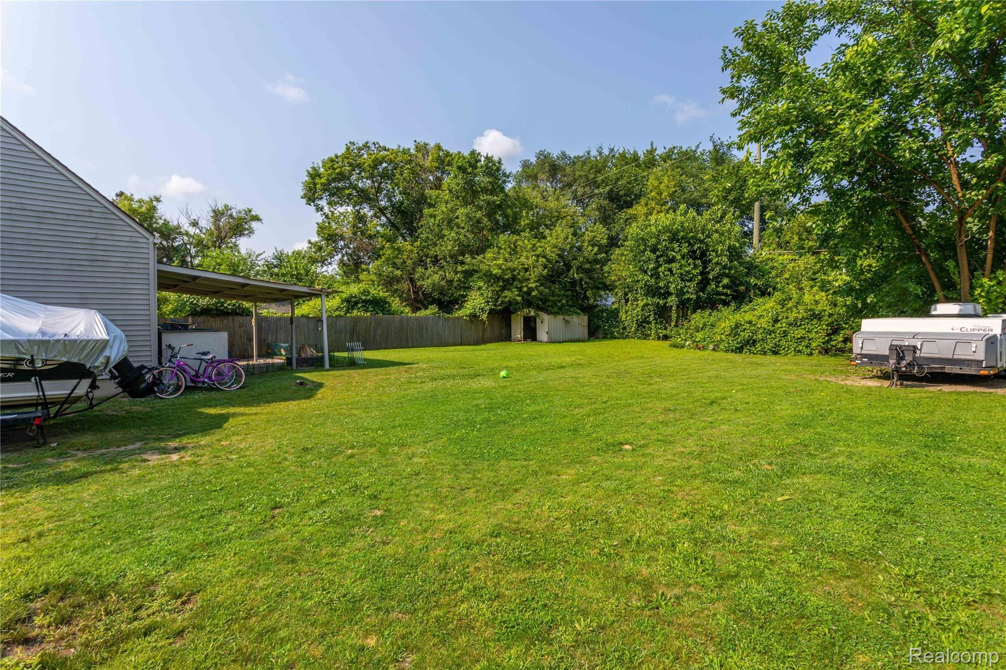 6417 Rutland Street Detroit, MI 48228 - Photo 26 of 29 23.jpg