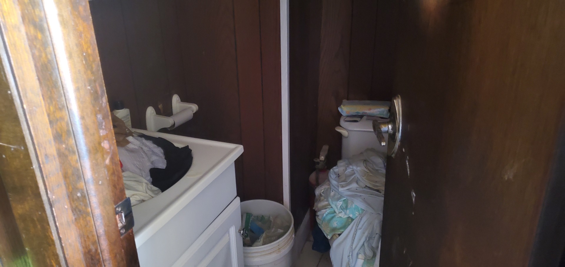 2947 South Farrell Street Chicago, IL 60608 - Photo 3 of 18 a close view of door lock