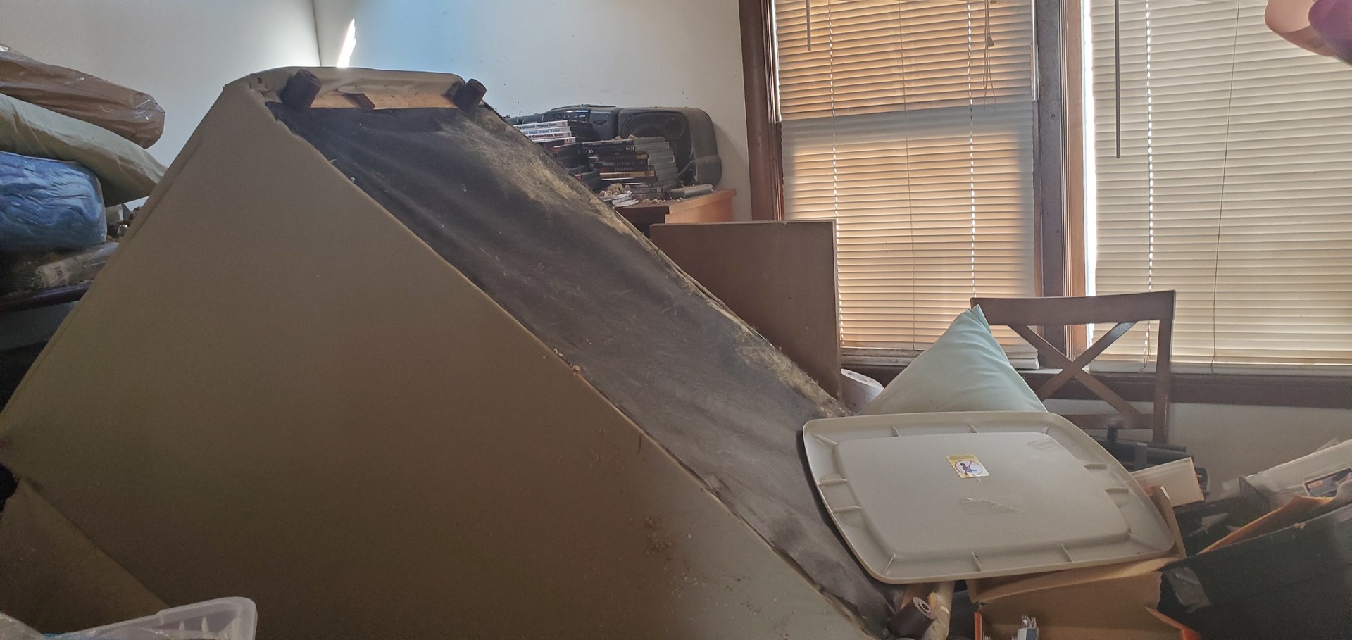 2947 South Farrell Street Chicago, IL 60608 - Photo 8 of 18 a view of entryway with workspace