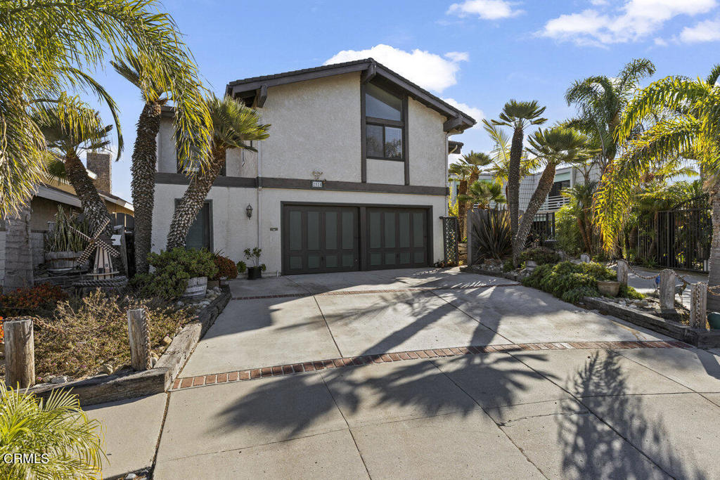 2524 Monaco Drive Oxnard, CA 93035 - Photo 3 of 50 a view of a house with a yard