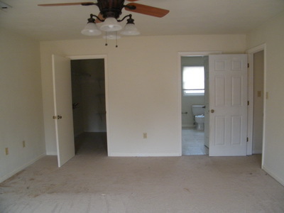 206 Aftons Meadow Road Vinton, VA 24179 - Photo 4 of 6 an empty room with a bathroom