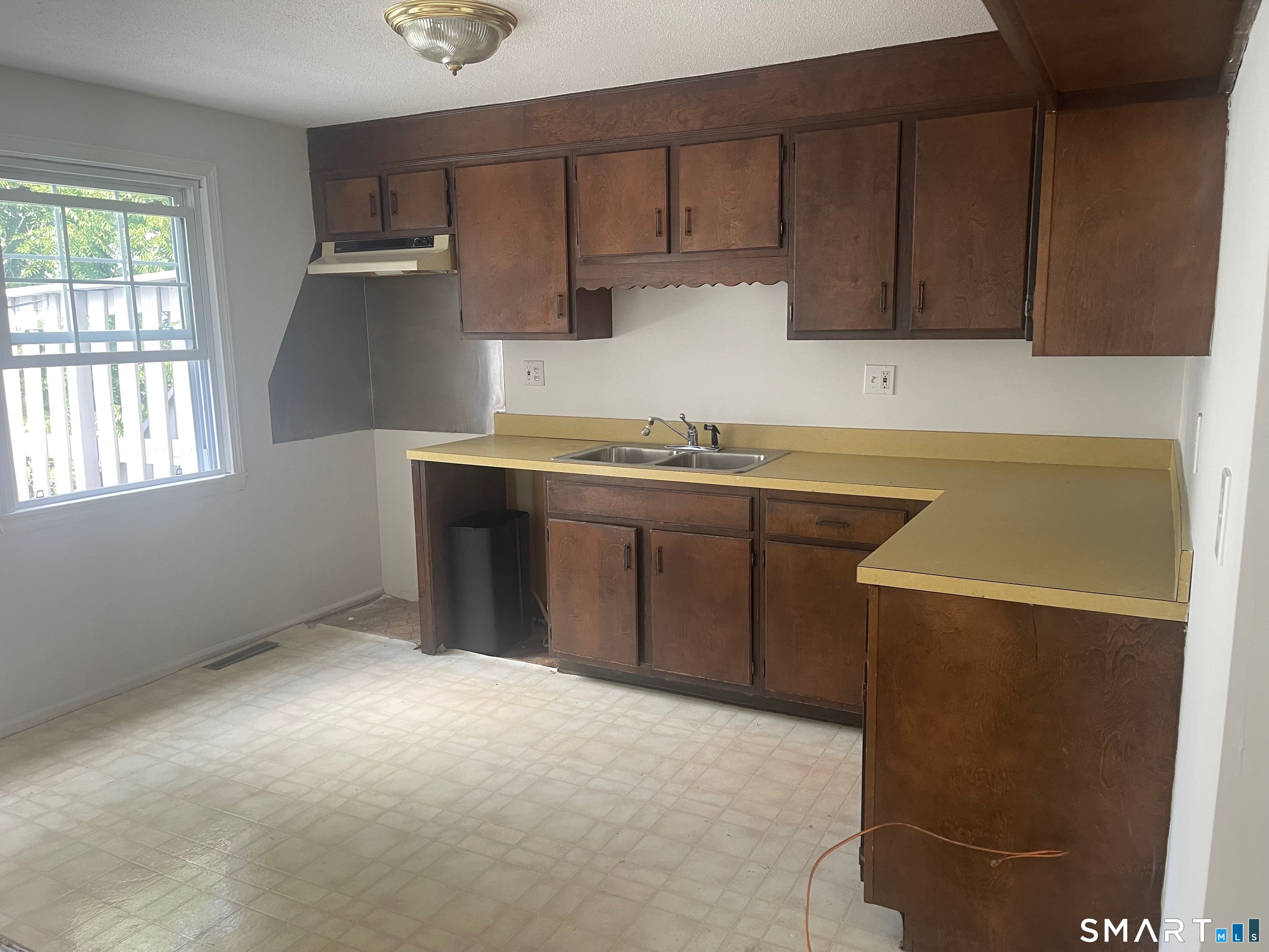 868 Long Hill Road, Unit 868 Middletown, CT 06457 - Photo 7 of 28 Gallery Image 7