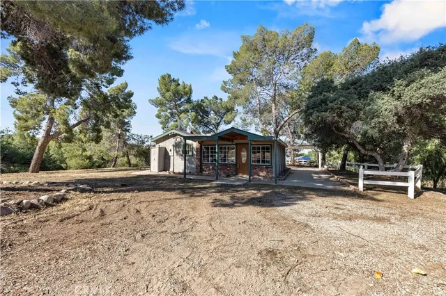 $875,000 | 32651 Teller Avenue, Agua Dulce, CA 91390