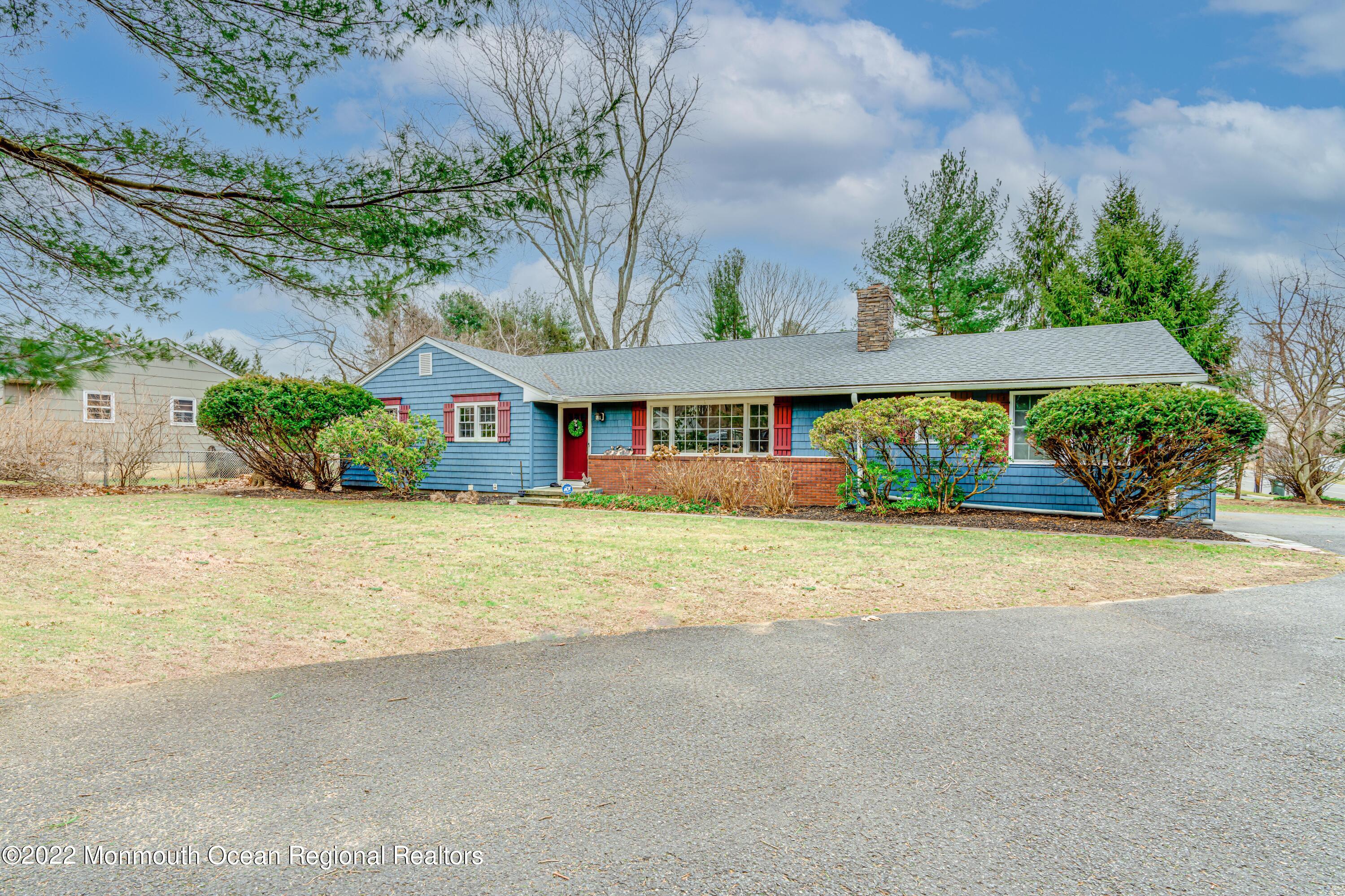124 Robertsville Road Freehold, NJ 07728 - Photo 3 of 29 124 Robertsville Rd-2
