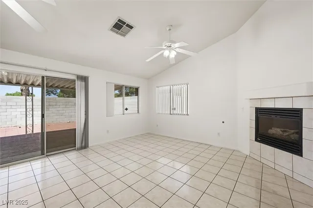 $2,200 | 3641 Yorba Linda Drive, Las Vegas, NV 89122