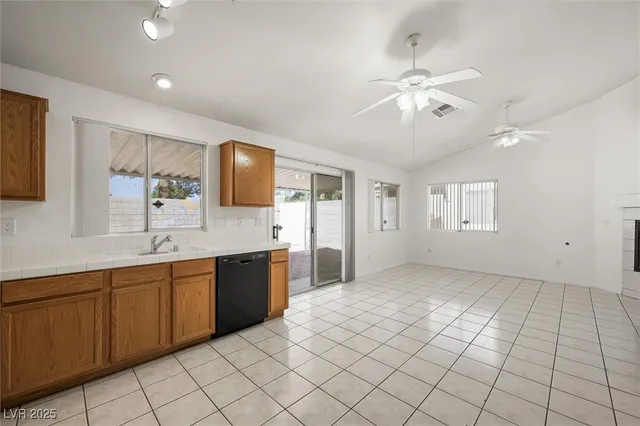 $2,200 | 3641 Yorba Linda Drive, Las Vegas, NV 89122