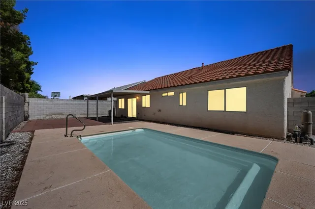 $2,100 | 3641 Yorba Linda Drive, Las Vegas, NV 89122