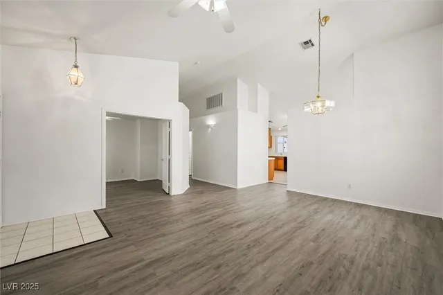 $2,200 | 3641 Yorba Linda Drive, Las Vegas, NV 89122