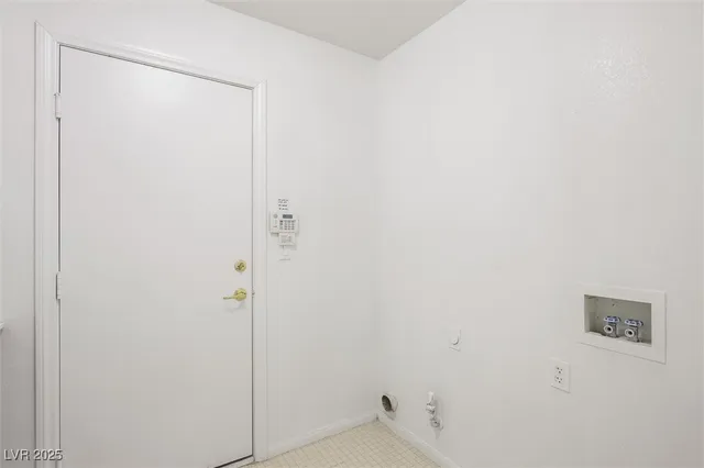 $2,200 | 3641 Yorba Linda Drive, Las Vegas, NV 89122