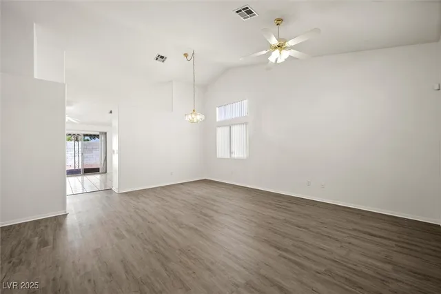 $2,200 | 3641 Yorba Linda Drive, Las Vegas, NV 89122
