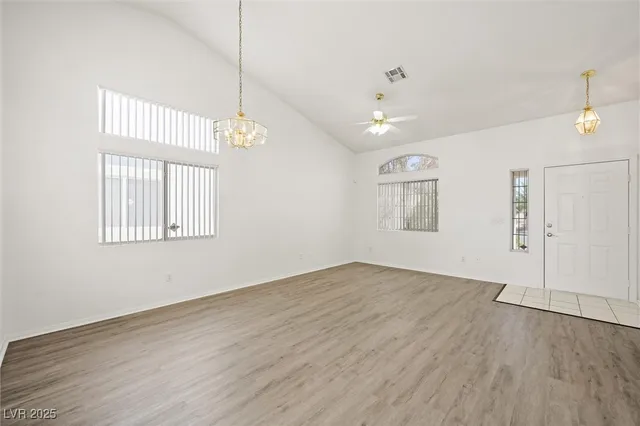 $2,200 | 3641 Yorba Linda Drive, Las Vegas, NV 89122