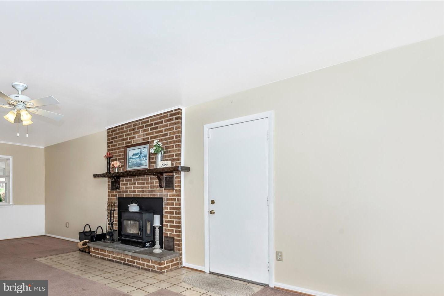 24409 Hanson Road Gaithersburg, MD 20882 - Photo 11 of 30 Wood Stove Insert