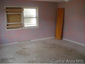 3046 East Carpenter Street Springfield, IL 62702 - Photo 3 of 12