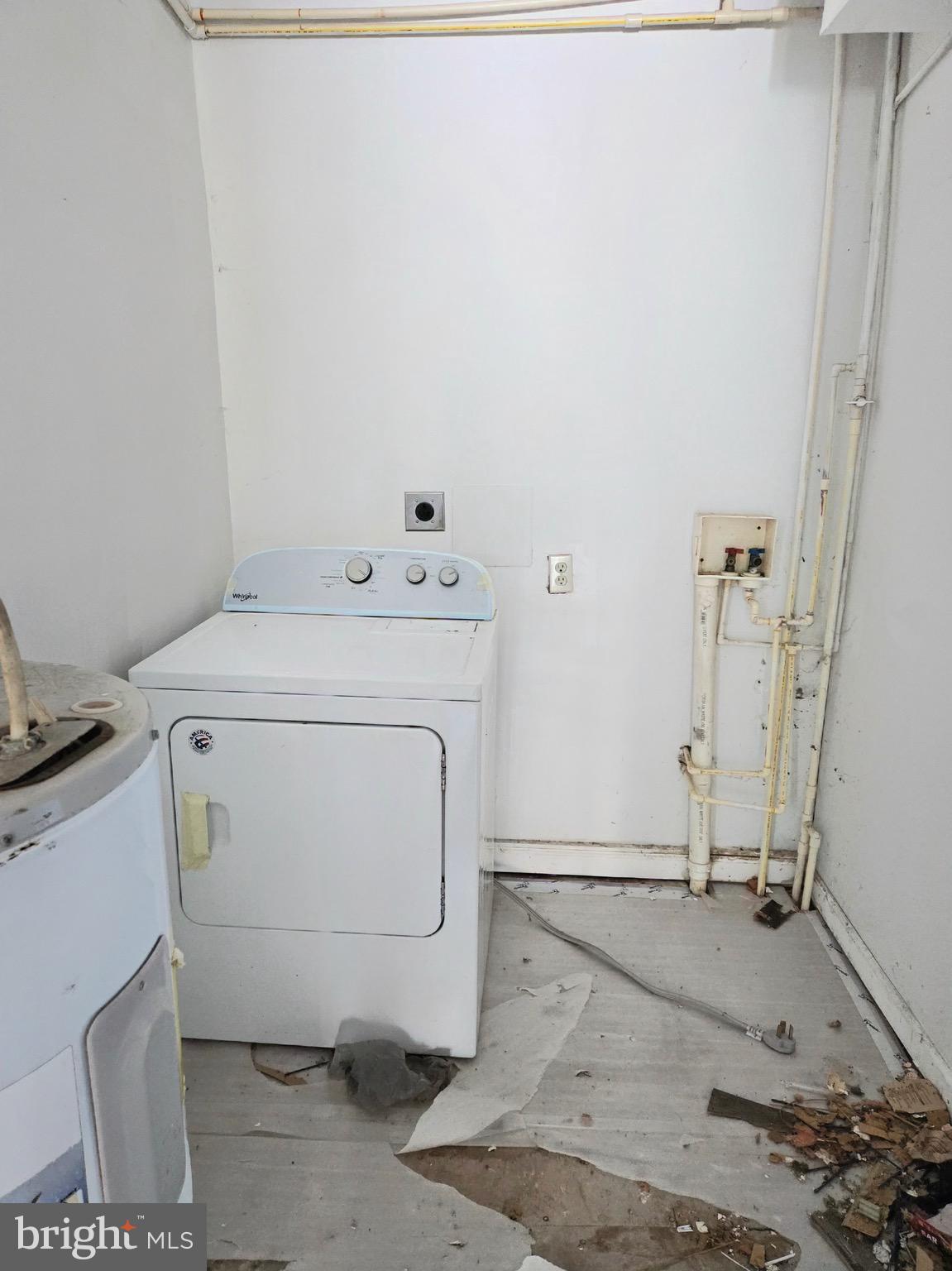 212 South Main Street Hurlock, MD 21643 - Photo 12 of 24 First Floor full Bath