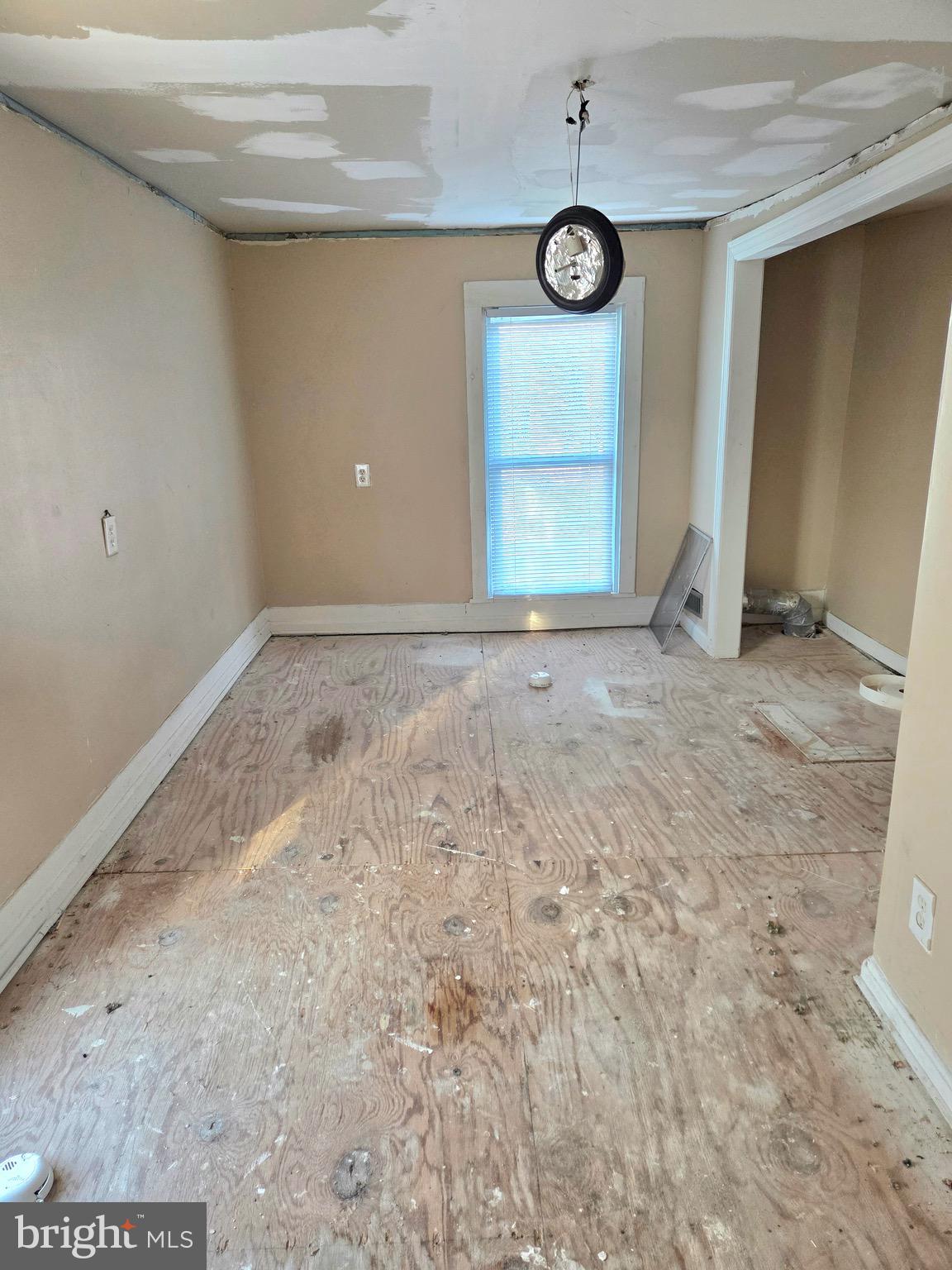 212 South Main Street Hurlock, MD 21643 - Photo 18 of 24 2nd Floor Bedroom 3