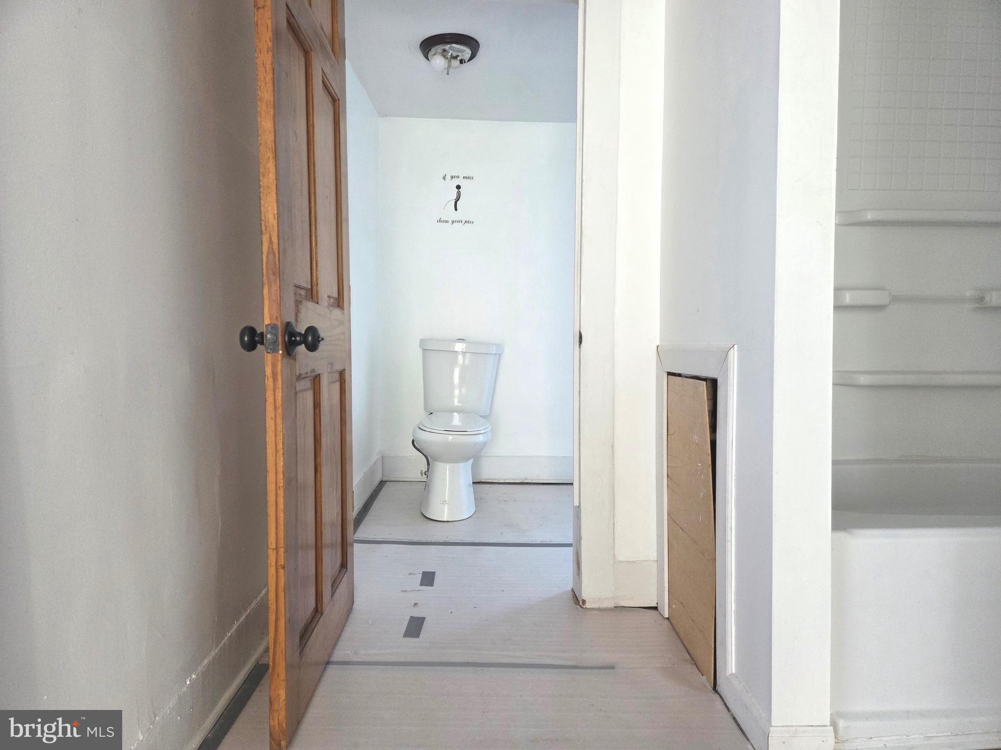 212 South Main Street Hurlock, MD 21643 - Photo 19 of 24 2nd Floor Full Bath