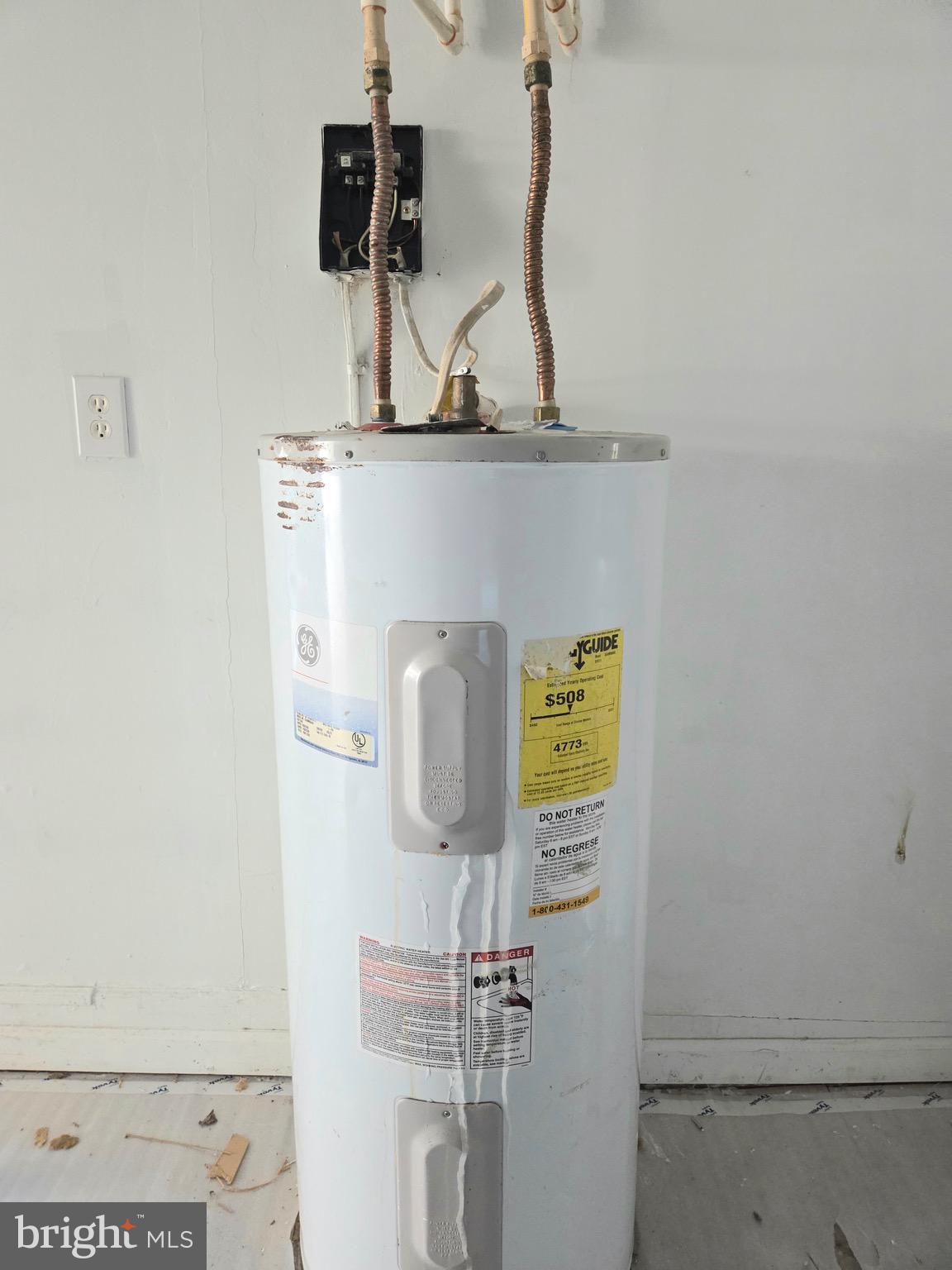 212 South Main Street Hurlock, MD 21643 - Photo 22 of 24 Hotwater heater