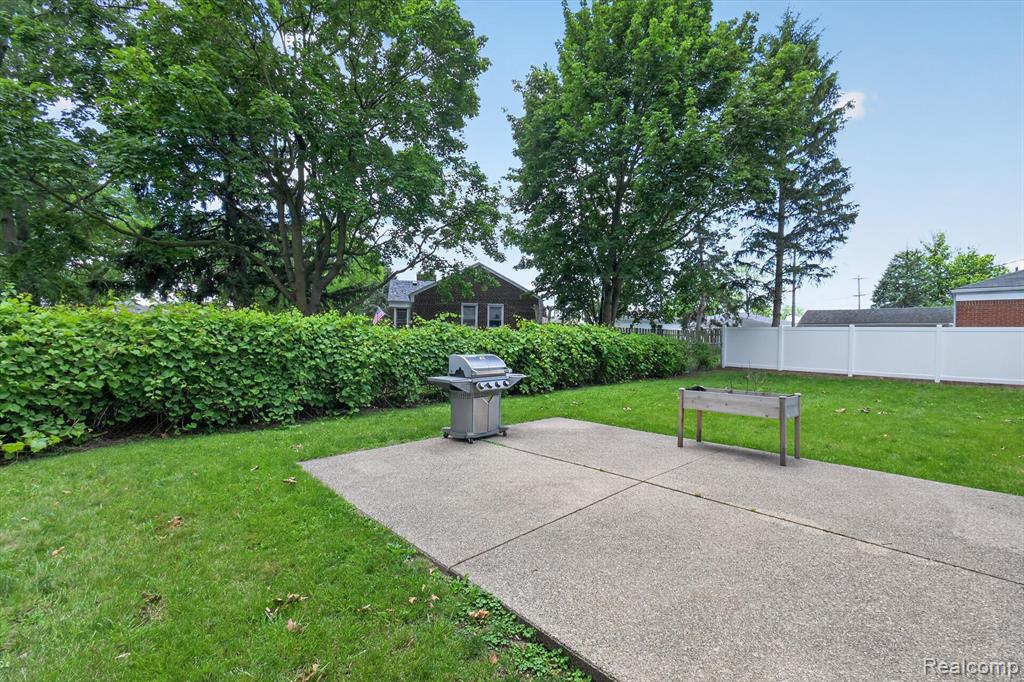 1215 Goddard Road Wyandotte, MI 48192 - Photo 8 of 49