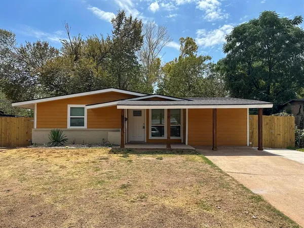$2,600 | 108 Jenny Kay Lane, Irving, TX 75060